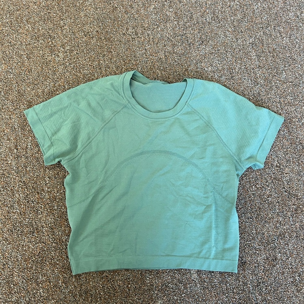 Swiftly cropped tee